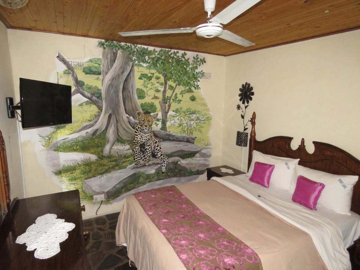 Parrot Lodge Bulawayo Exterior foto